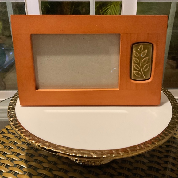Lovely VTG Wooden Picture Frame - Picture 1 of 5